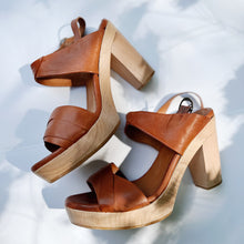 BUTTERY SOFT LEATHER CLOGS, WOMENS 5.5